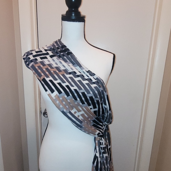Scarf/Wrap - Picture 5 of 6